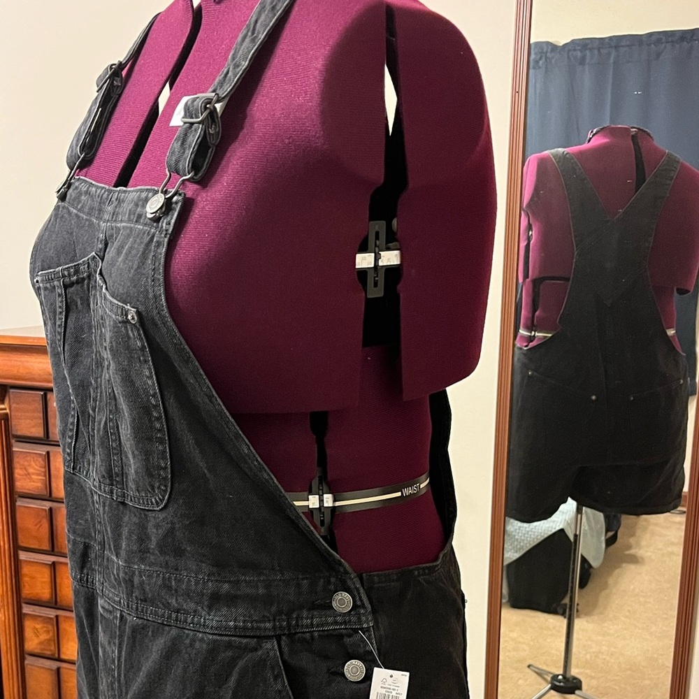 Black Old Navy two available (2X, 3X) jean overall shorts Brand New w/ tags